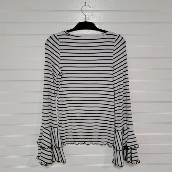 Free People We the Free Good Find Striped Bell Sleeve Shirt Size Medium Ruffle - Picture 2 of 8